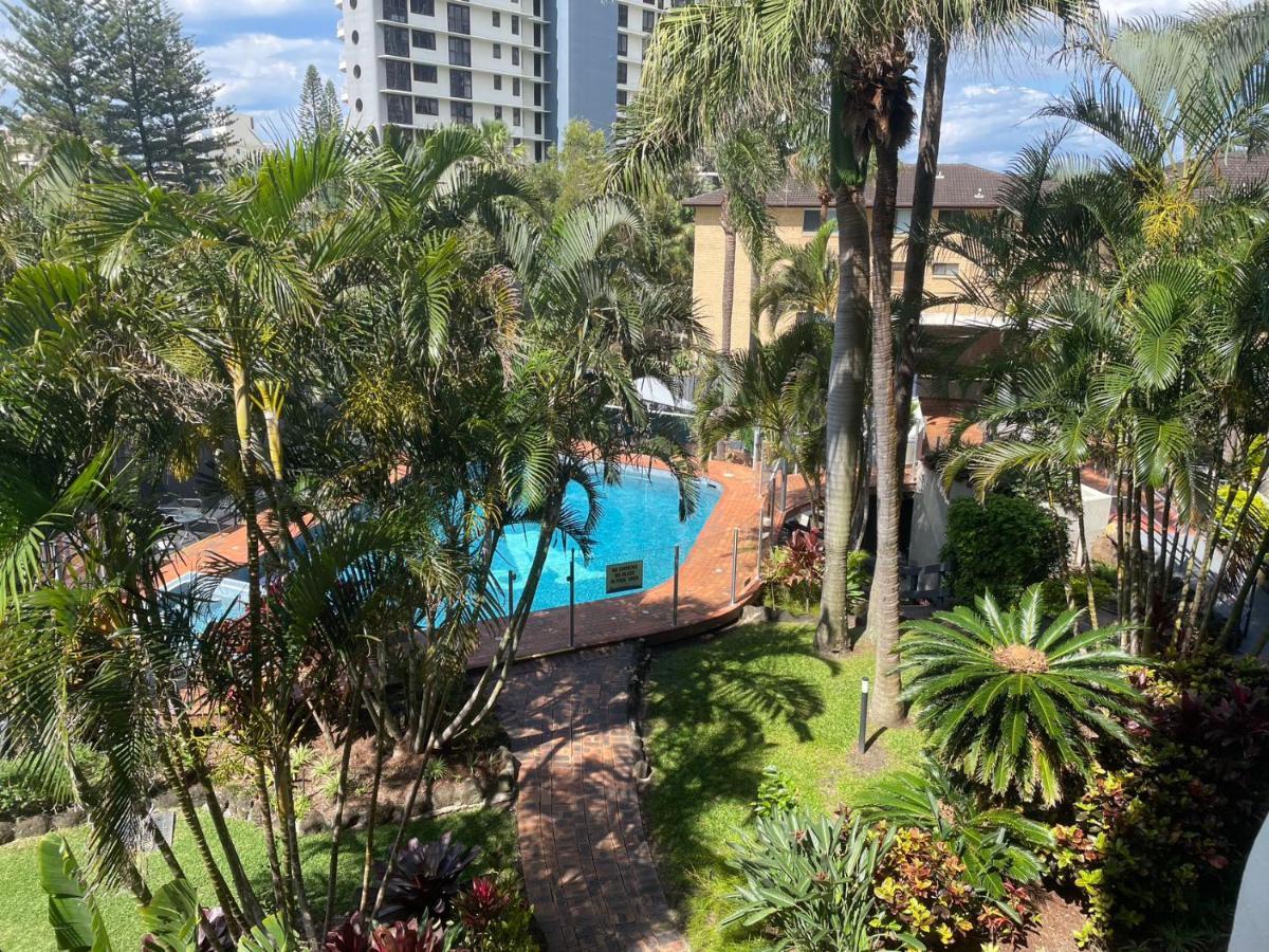 Aristocrat Apartments Gold Coast Buitenkant foto