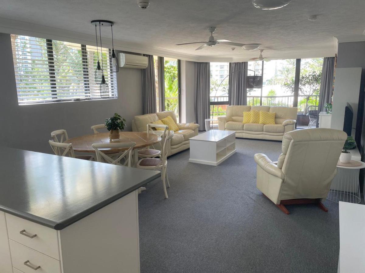 Aristocrat Apartments Gold Coast Buitenkant foto