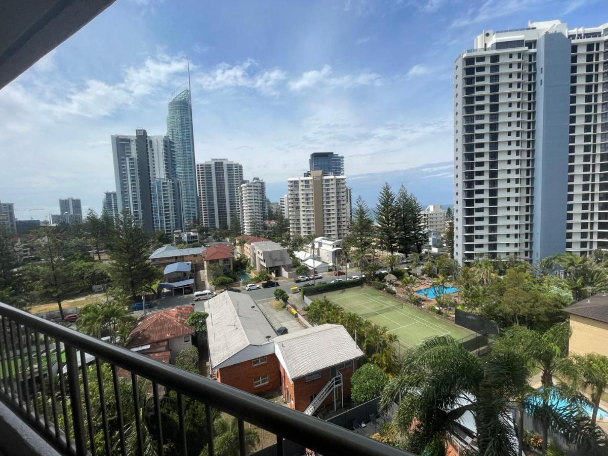 Aristocrat Apartments Gold Coast Buitenkant foto