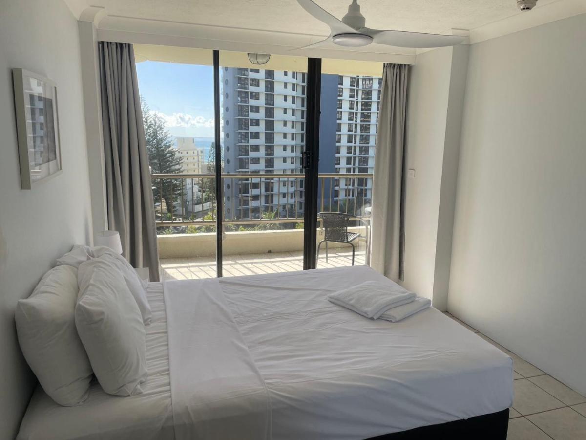 Aristocrat Apartments Gold Coast Buitenkant foto