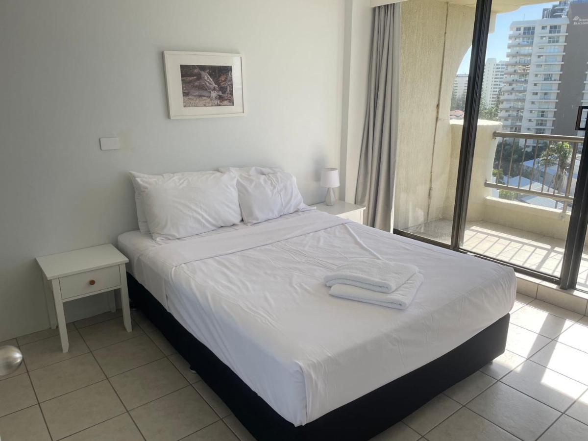 Aristocrat Apartments Gold Coast Buitenkant foto