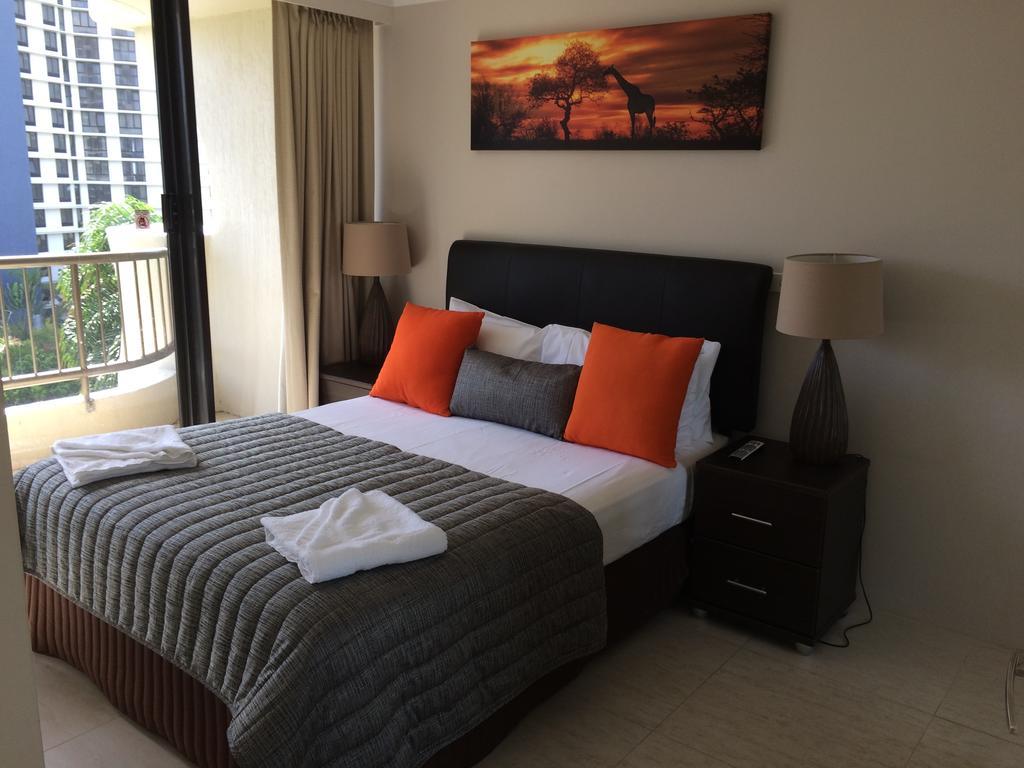 Aristocrat Apartments Gold Coast Buitenkant foto