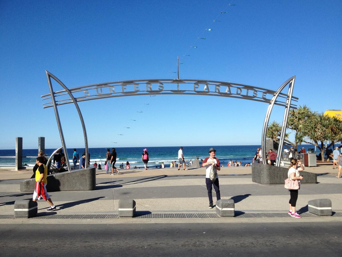 Aristocrat Apartments Gold Coast Buitenkant foto