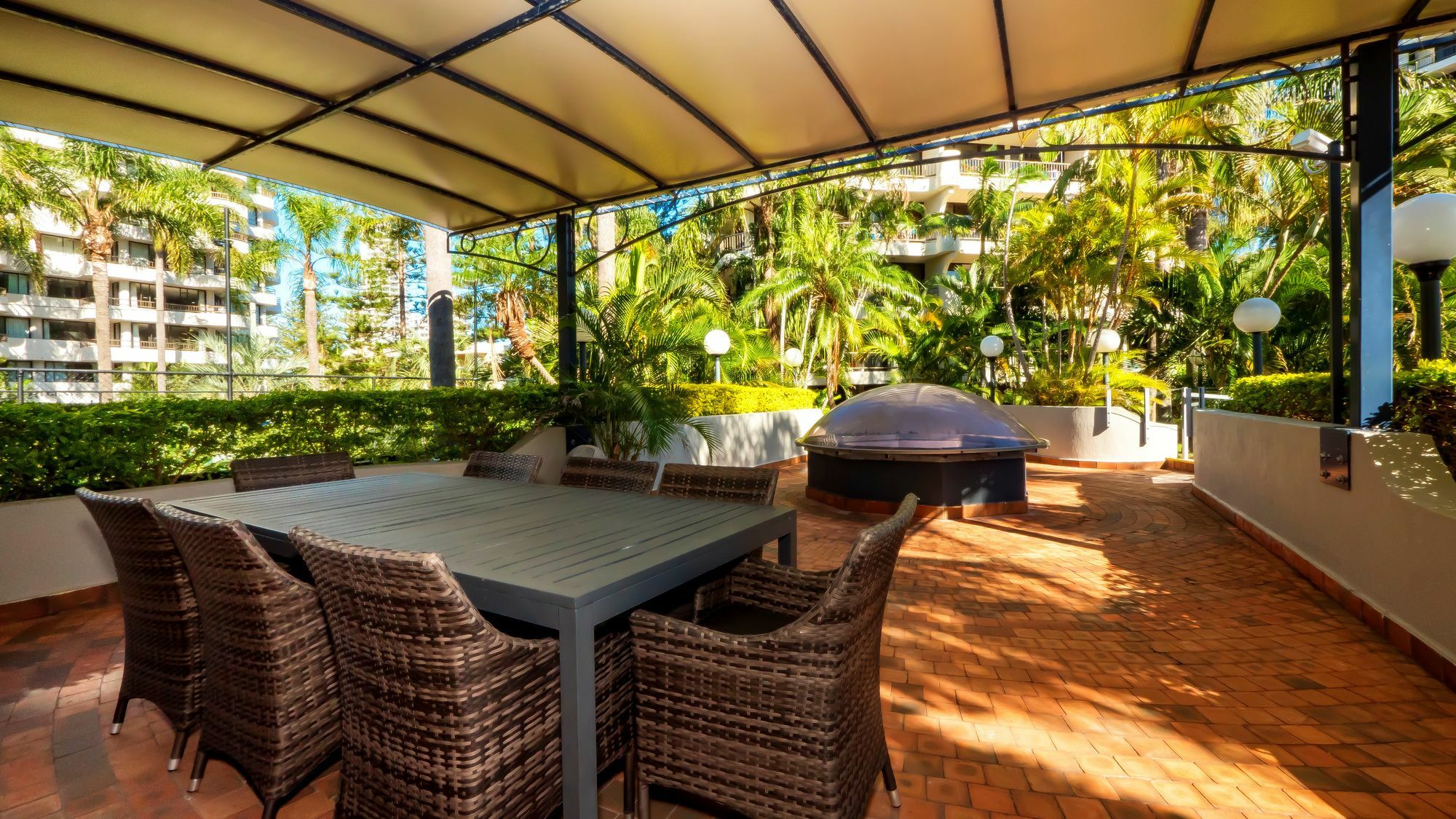 Aristocrat Apartments Gold Coast Buitenkant foto