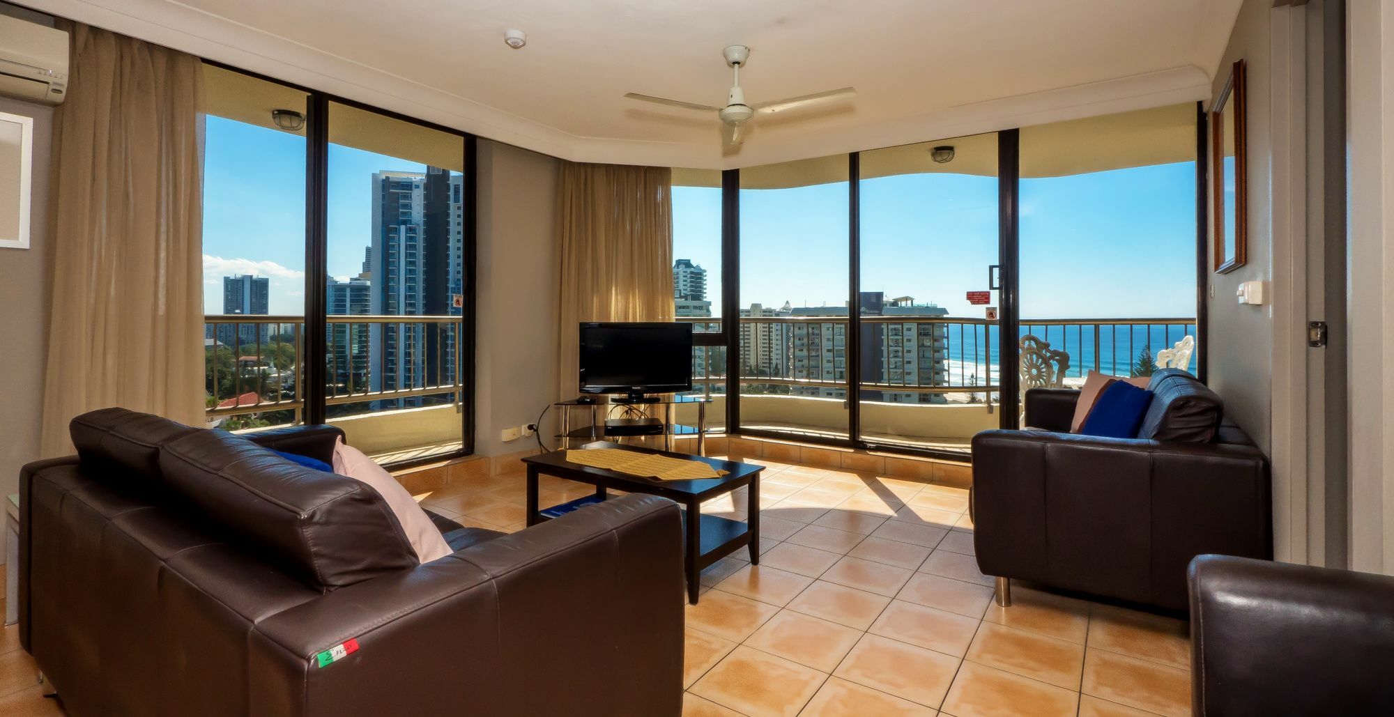 Aristocrat Apartments Gold Coast Buitenkant foto
